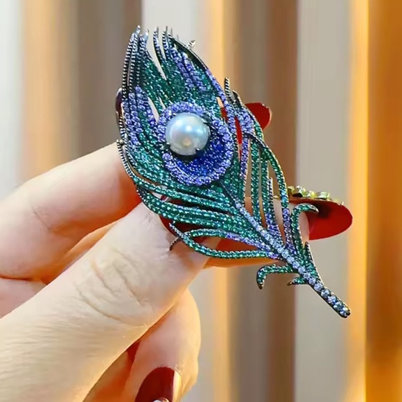 Royal Peacock Feather Crystal Brooch - Picture 4 of 10